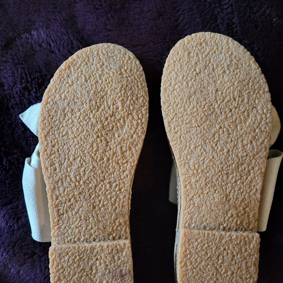 NWOT. Knotted toe-strap slide. Never been worn! - Picture 2 of 4